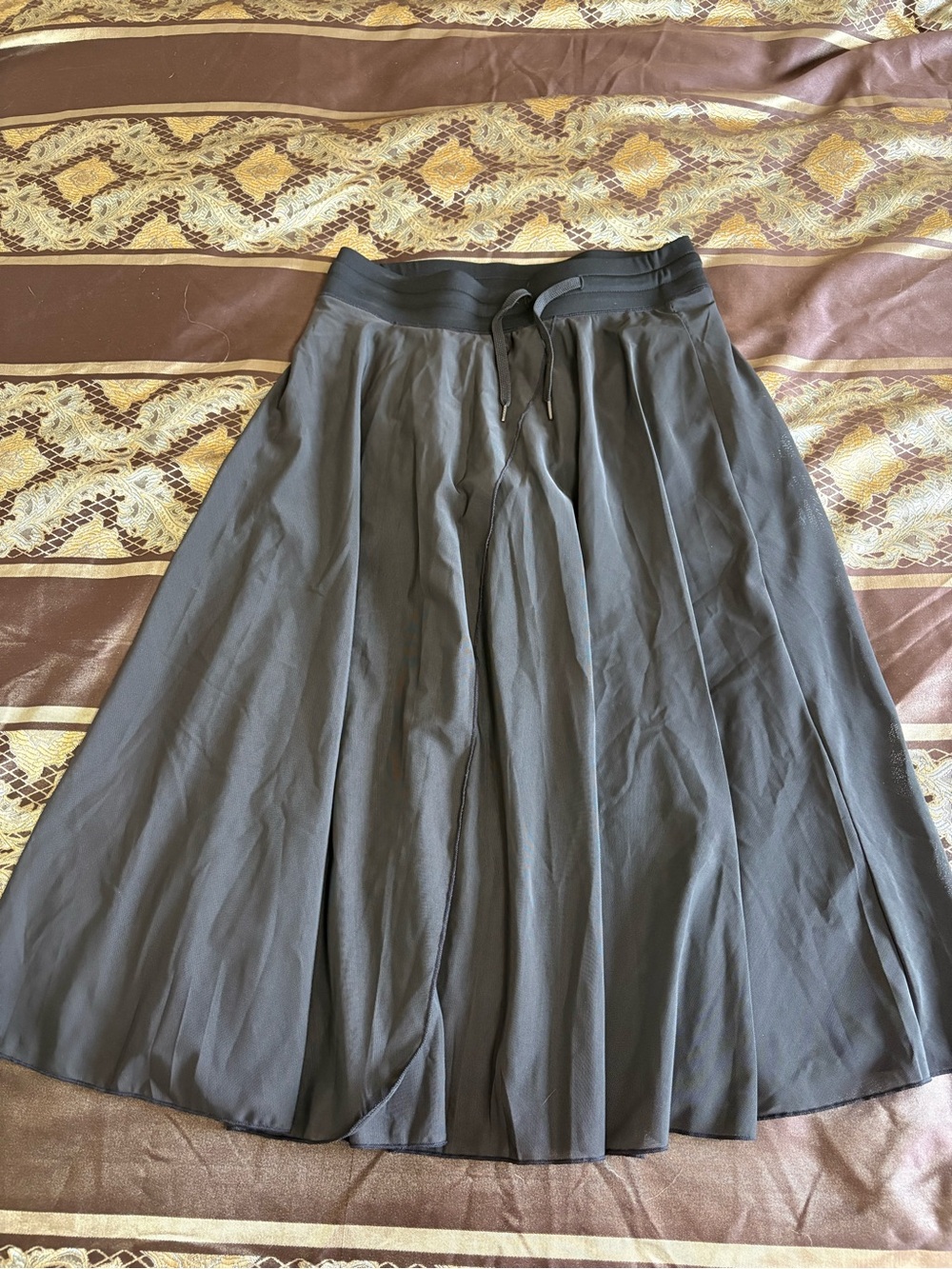 HALARA Black A-Line Midi Skirt with Drawstring Waist